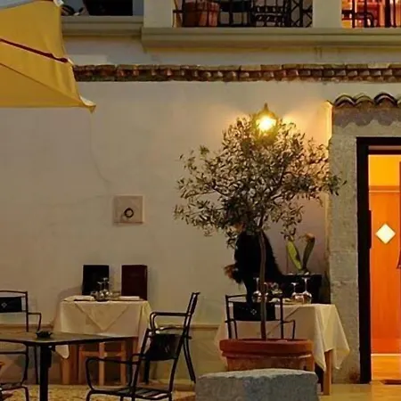 Hotel The Olive
